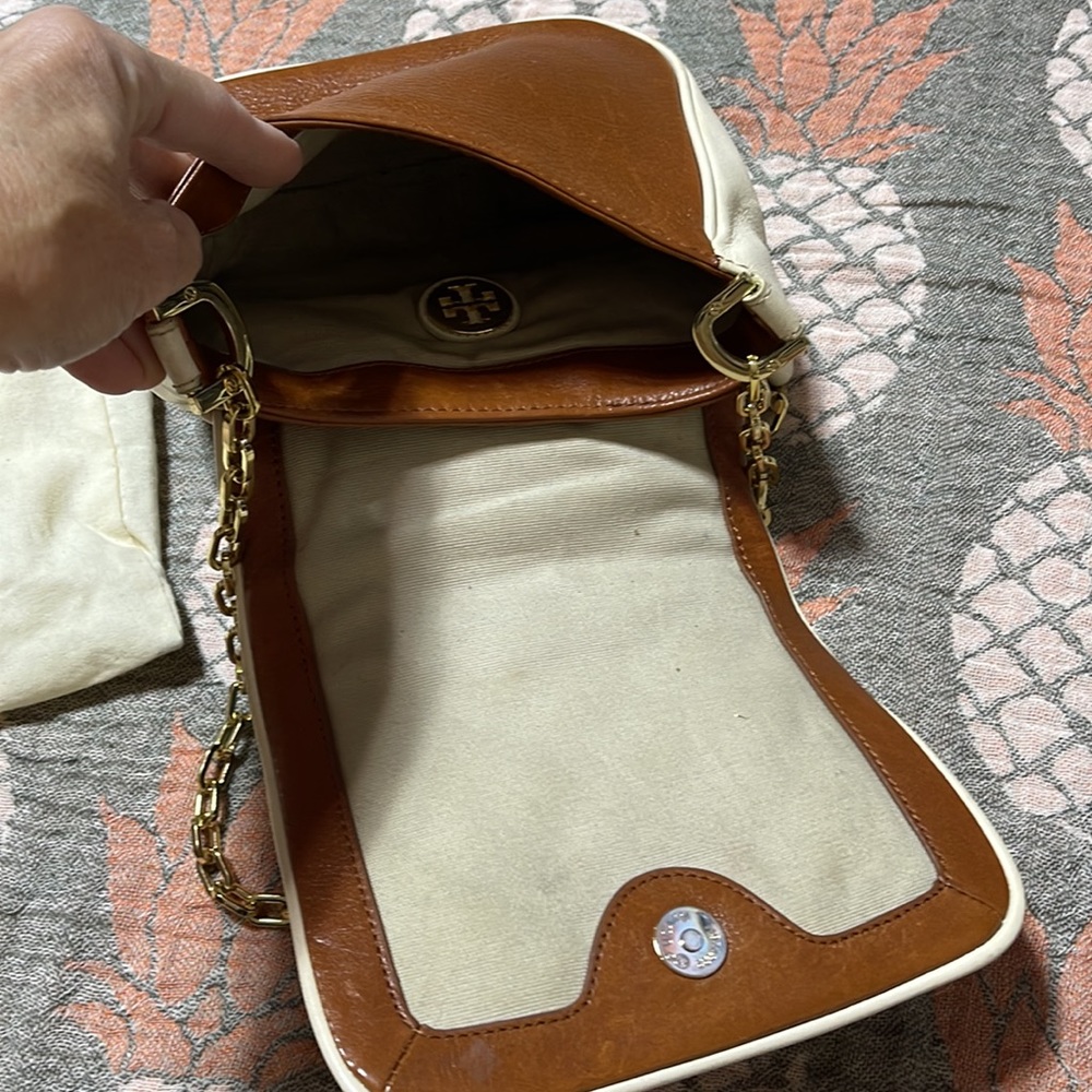 Tory Burch Brown Quilted Crossbody with Cream Trim - Picture 5 of 13